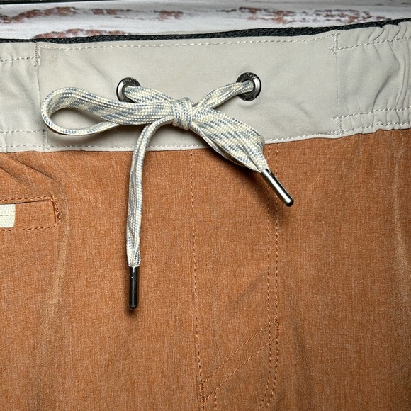 Vuori Banks Shorts Small - Picture 15 of 16